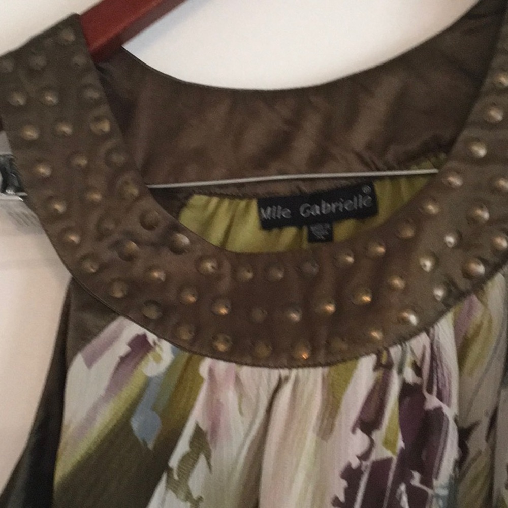 Dress - Picture 3 of 3